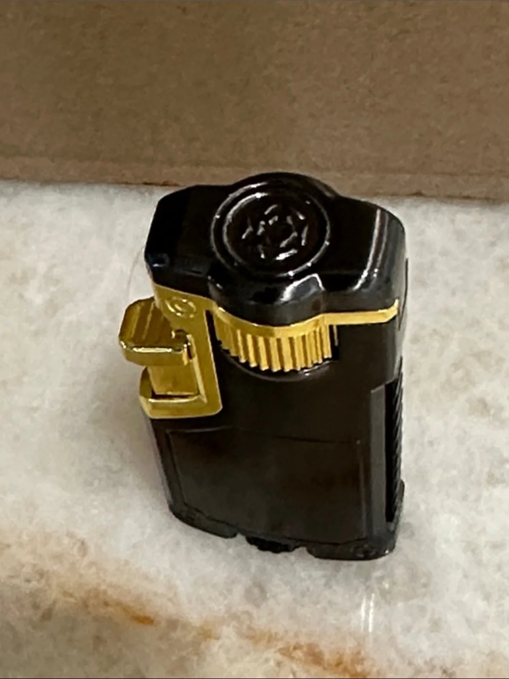 N/A sleek black